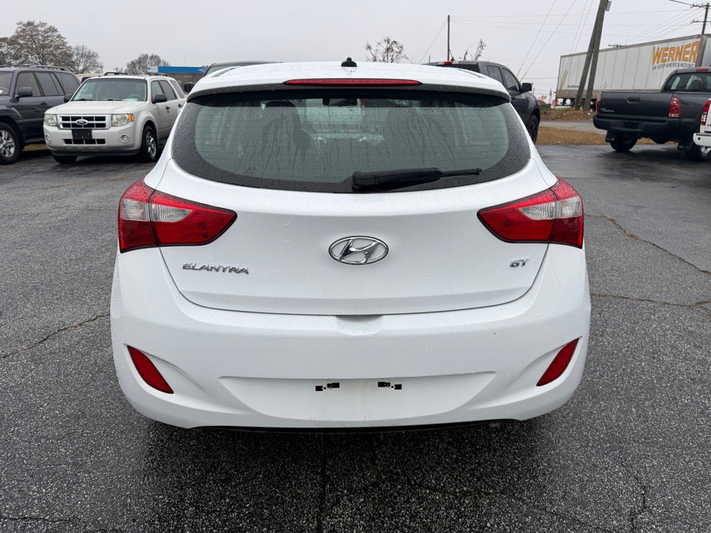 2017 Hyundai Elantra Image 6