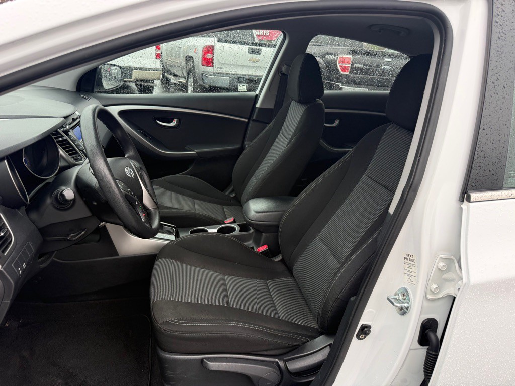 2017 Hyundai Elantra Image 9