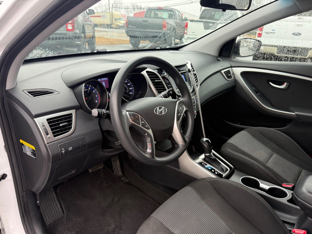 2017 Hyundai Elantra Image 10