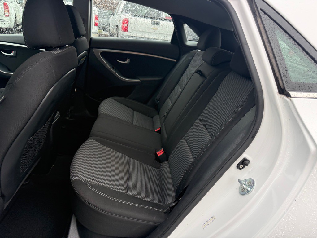 2017 Hyundai Elantra Image 12