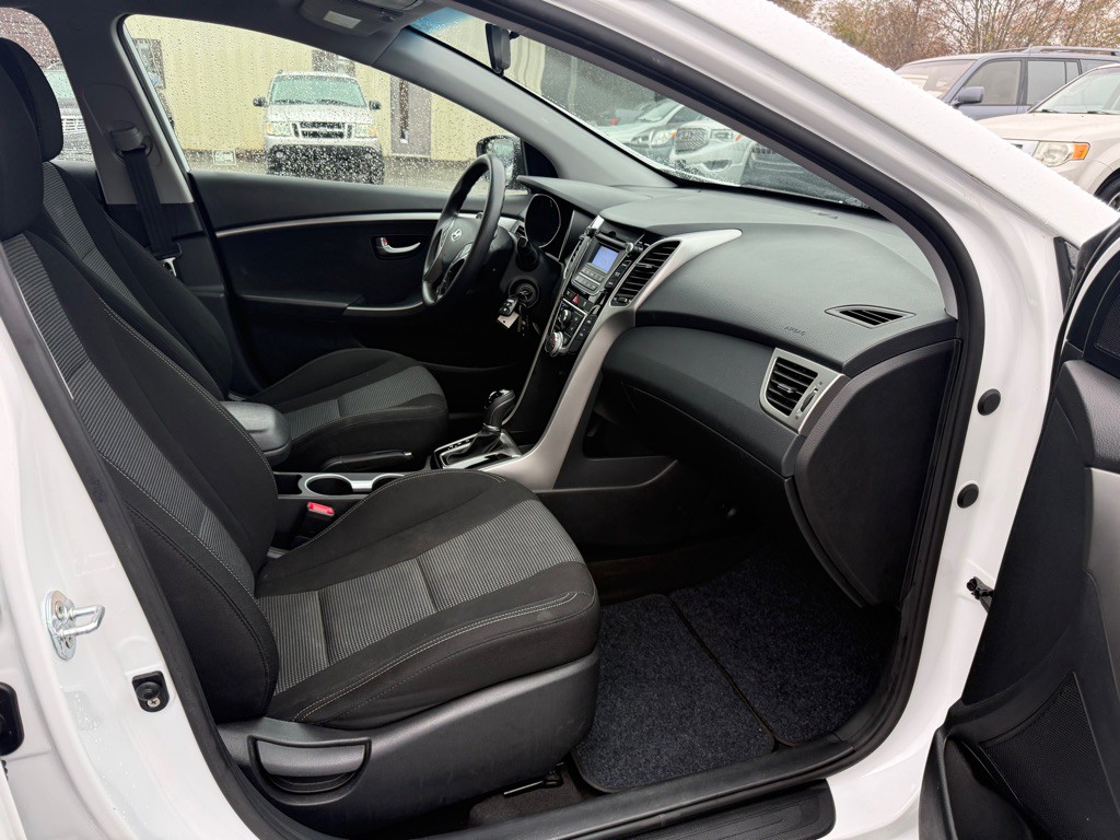 2017 Hyundai Elantra Image 14