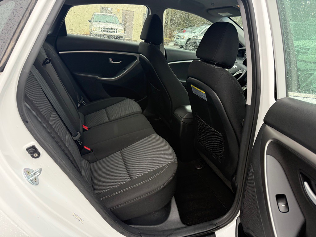 2017 Hyundai Elantra Image 15