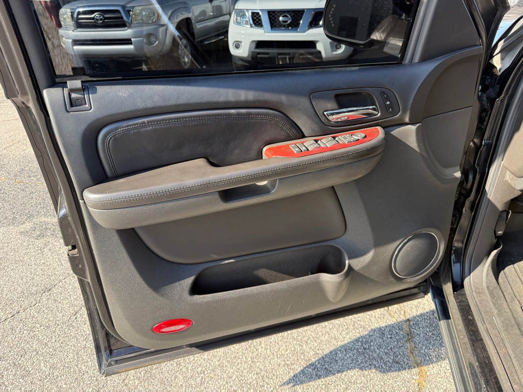 2007 Cadillac Escalade Image 11