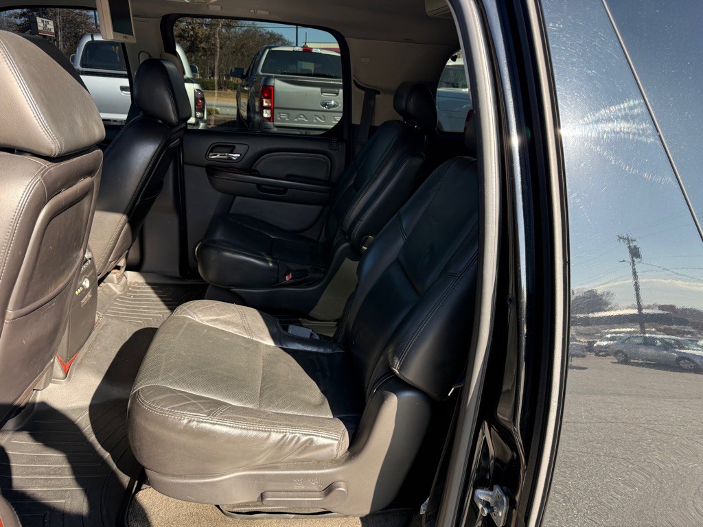 2007 Cadillac Escalade Image 12