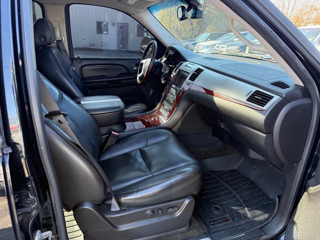2007 Cadillac Escalade Image 14