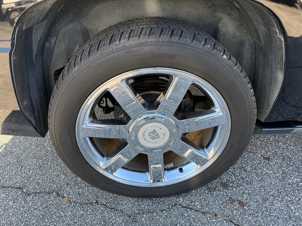 2007 Cadillac Escalade Image 16