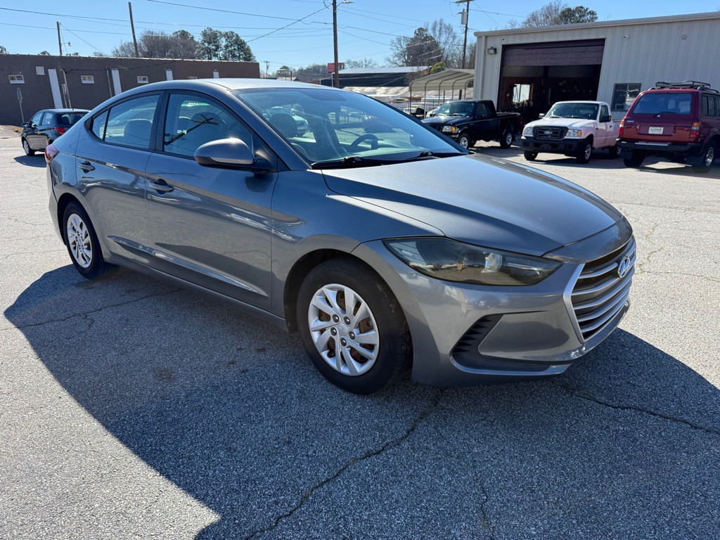 2017 Hyundai Elantra Image 3