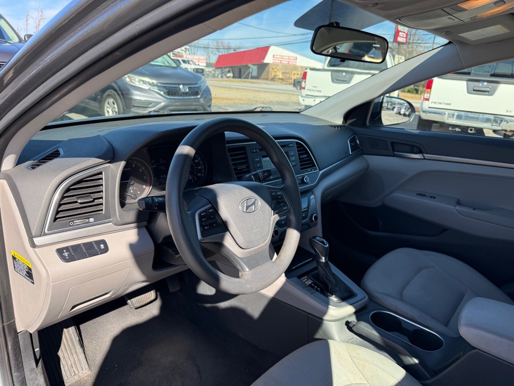 2017 Hyundai Elantra Image 10