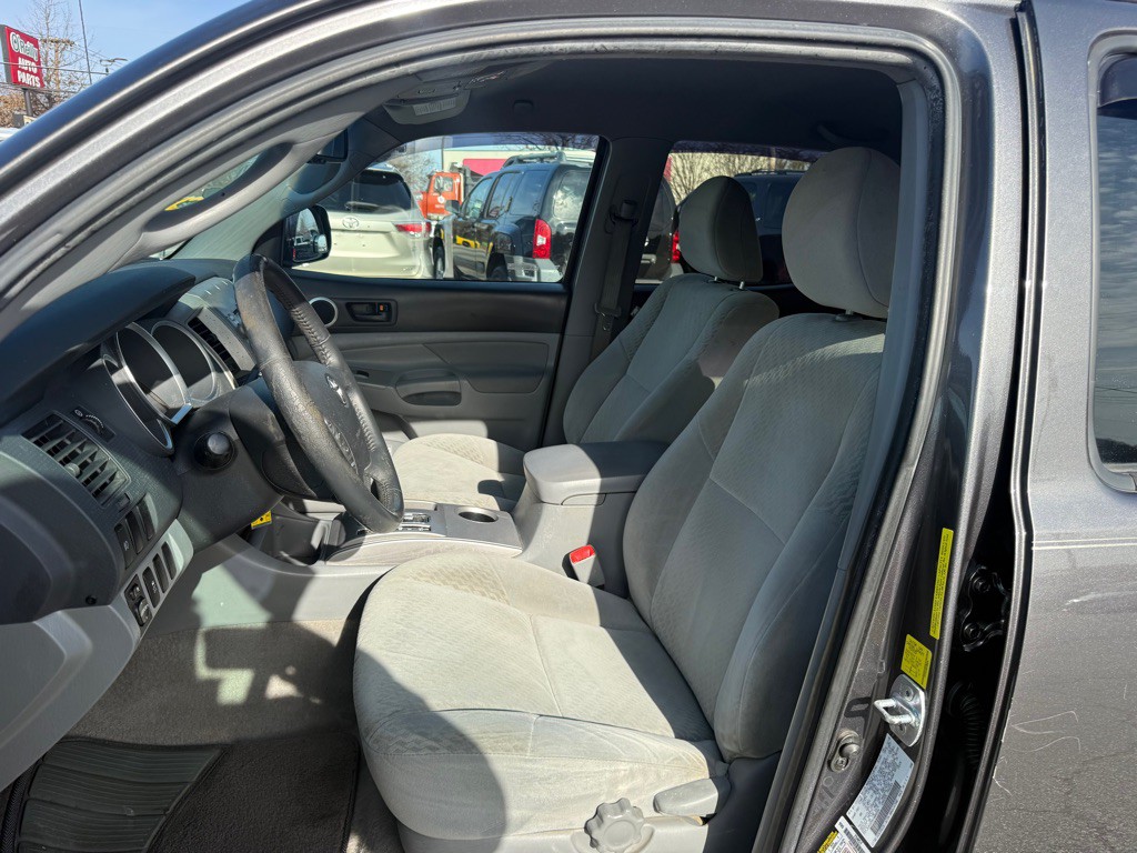 2011 Toyota Tacoma Image 9