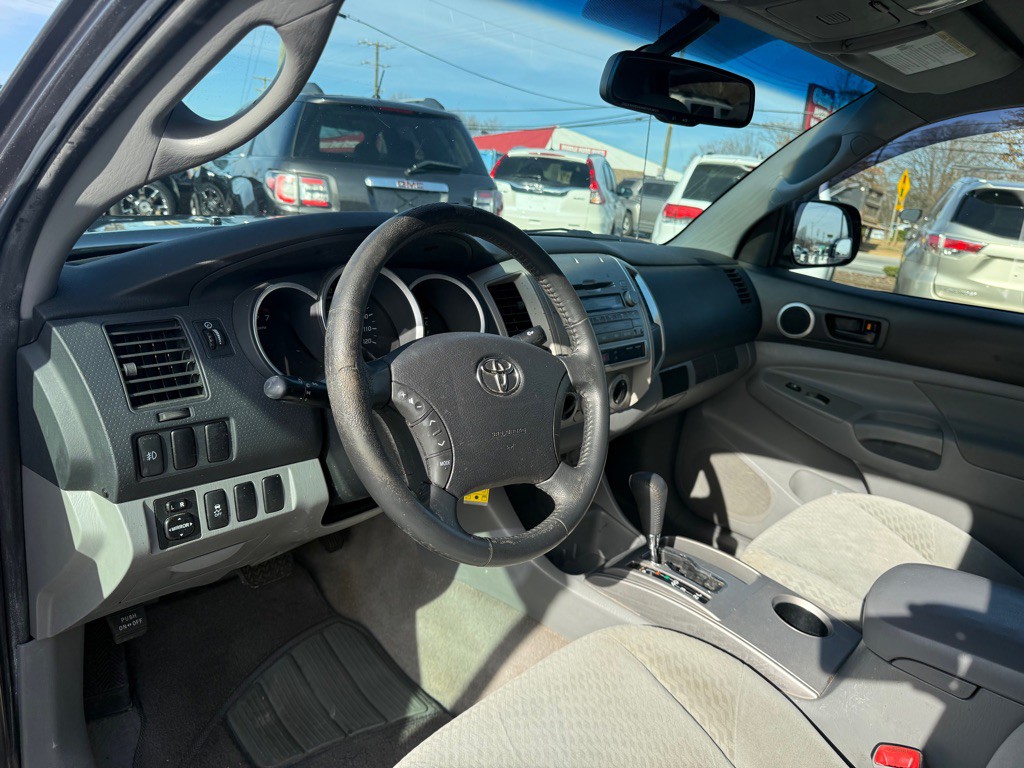 2011 Toyota Tacoma Image 10