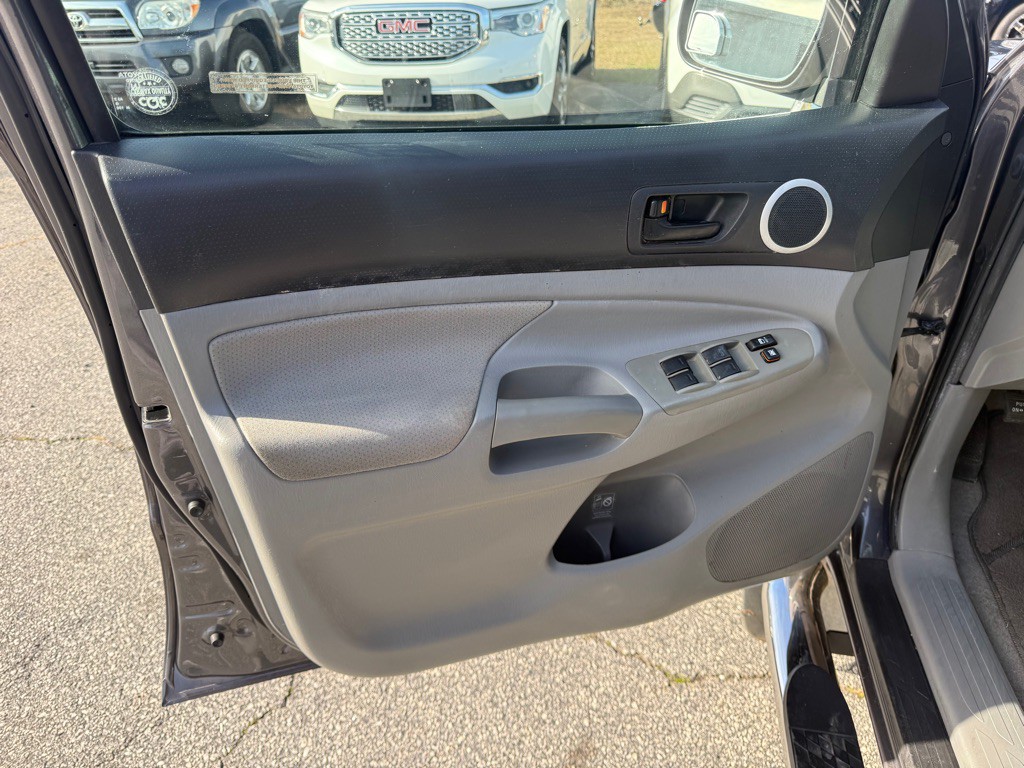 2011 Toyota Tacoma Image 11