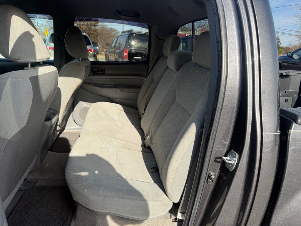2011 Toyota Tacoma Image 12