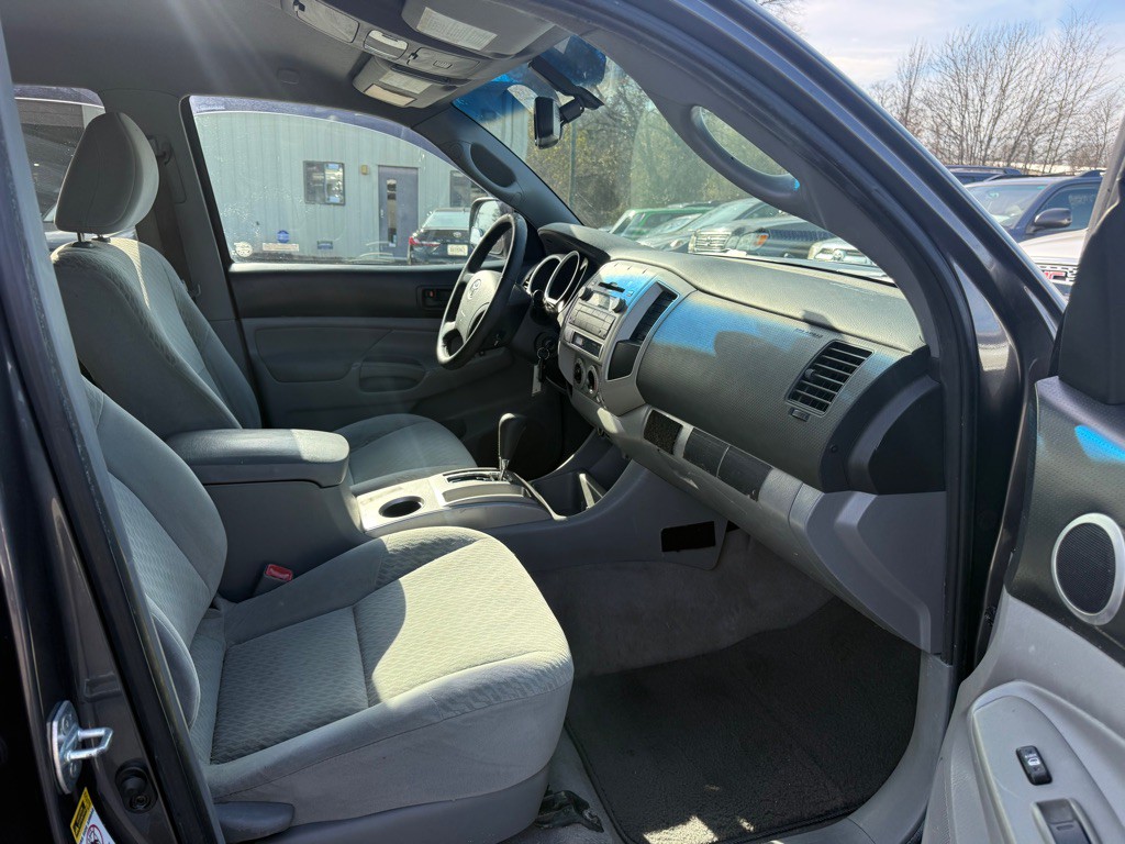 2011 Toyota Tacoma Image 13