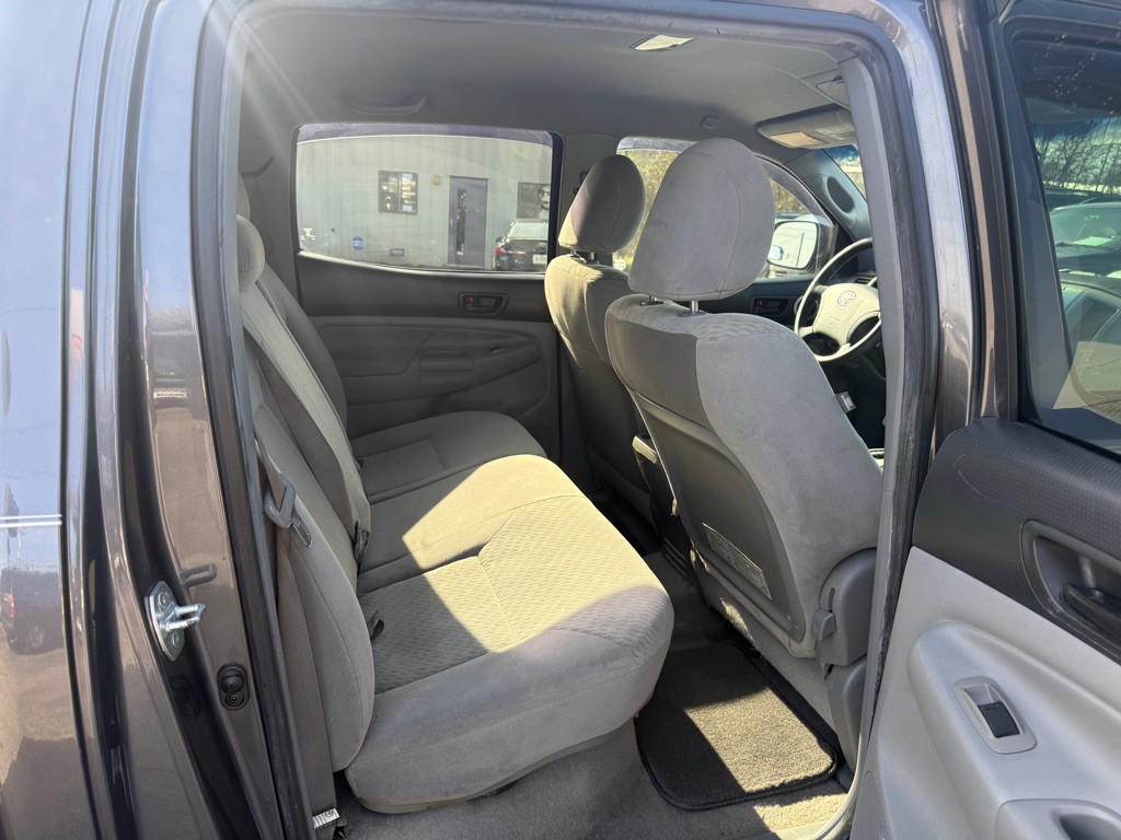 2011 Toyota Tacoma Image 14