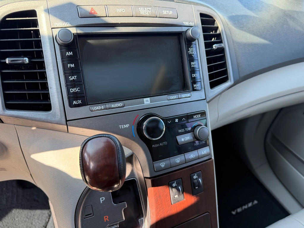 2009 Toyota Venza Image 11