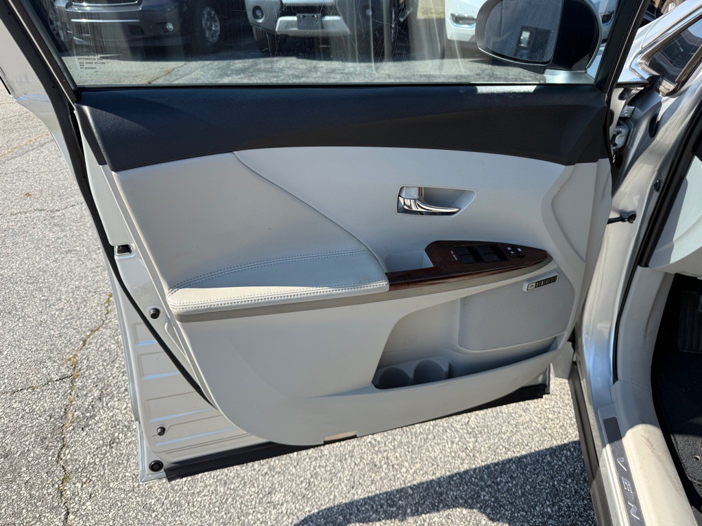 2009 Toyota Venza Image 13