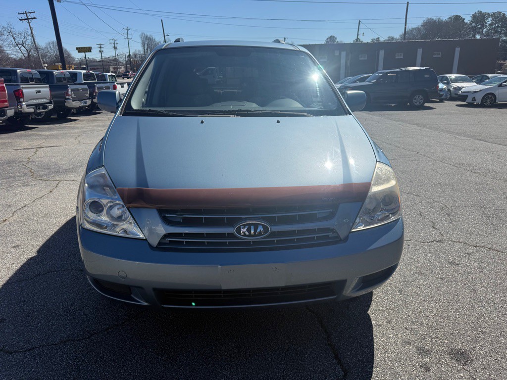 2010 Kia Sedona Image 2