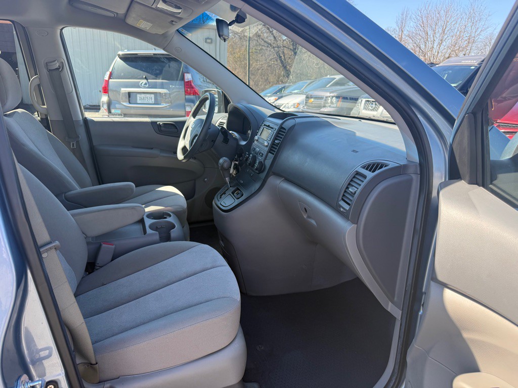 2010 Kia Sedona Image 14