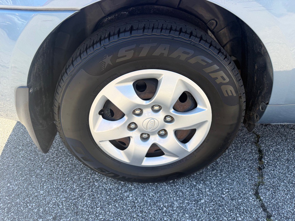 2010 Kia Sedona Image 16