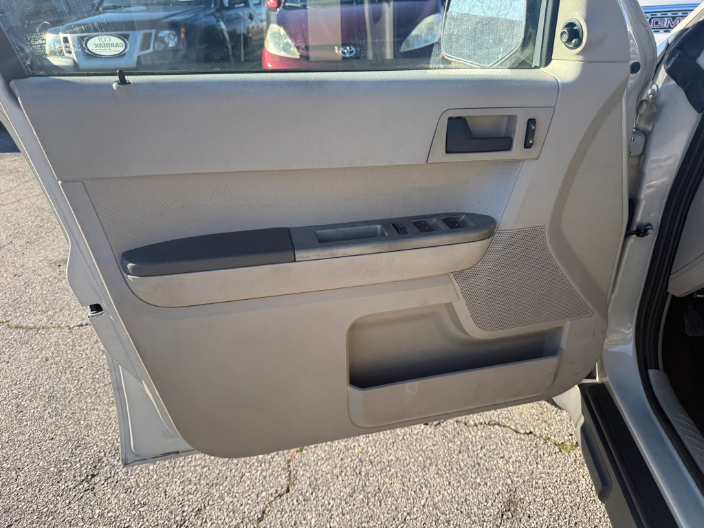 2008 Ford Escape Image 11