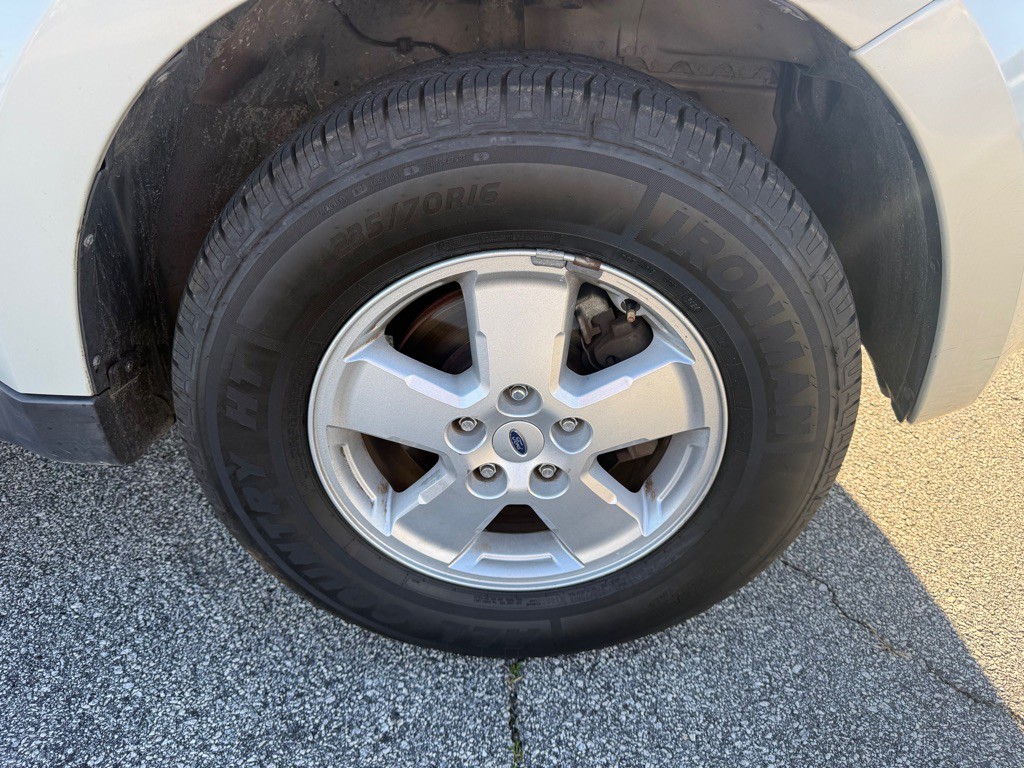 2008 Ford Escape Image 17