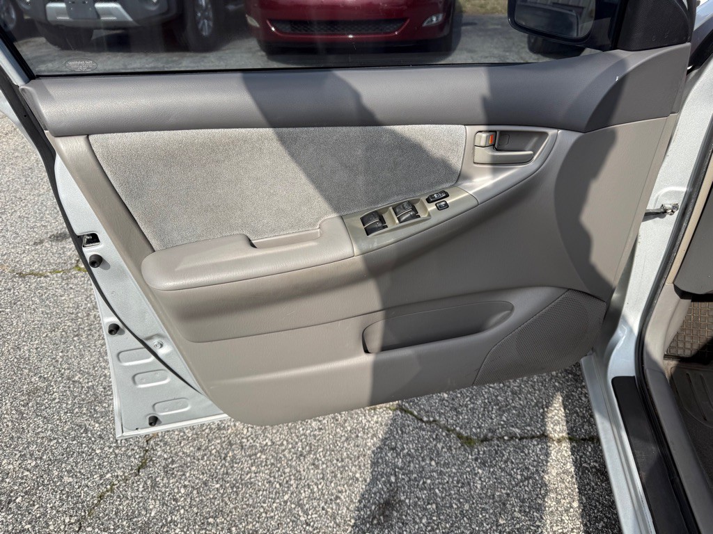 2007 Toyota Corolla Image 11