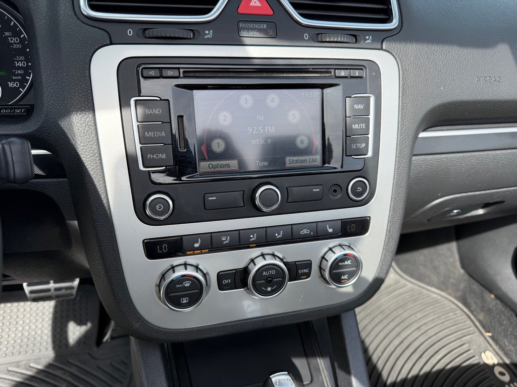 2014 Volkswagen Eos Image 15