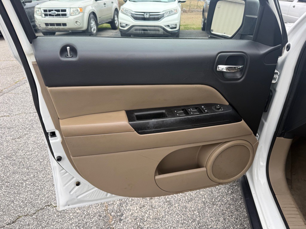 2016 Jeep Patriot Image 11