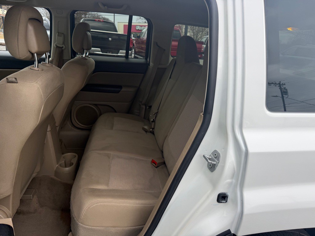 2016 Jeep Patriot Image 12