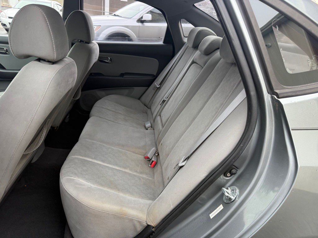 2010 Hyundai Elantra Image 12