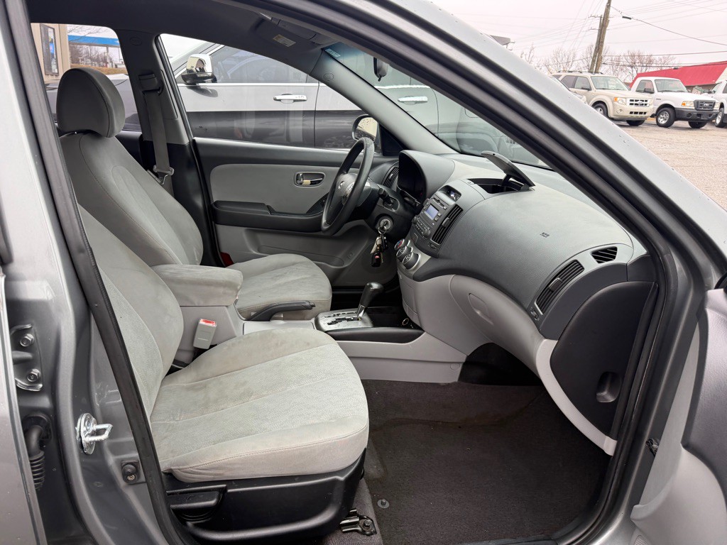 2010 Hyundai Elantra Image 13