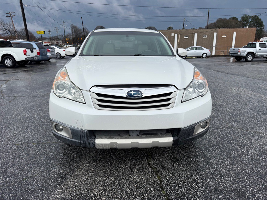2011 Subaru Outback Image 2