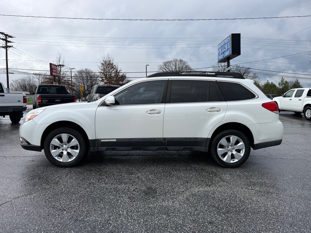 2011 Subaru Outback Image 4