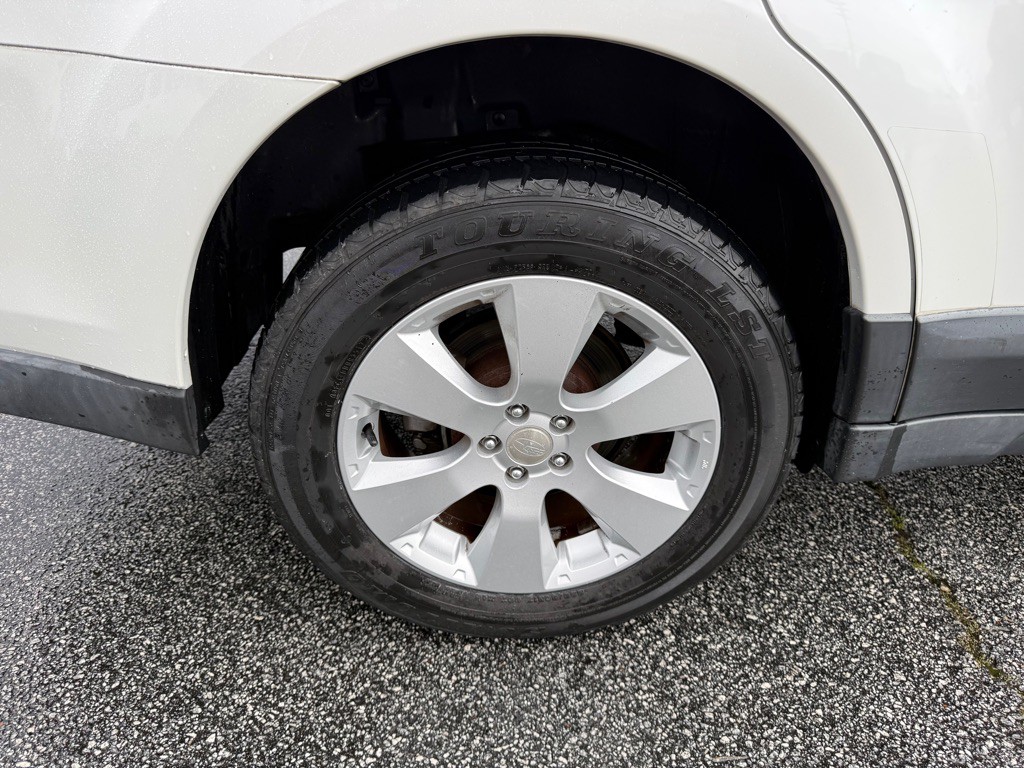 2011 Subaru Outback Image 17