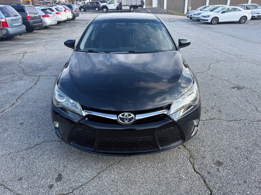 2017 Toyota Camry Image 2