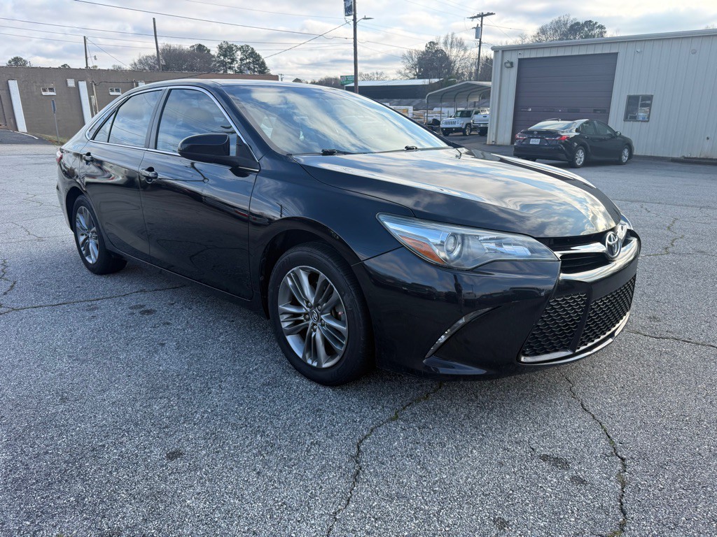 2017 Toyota Camry Image 3