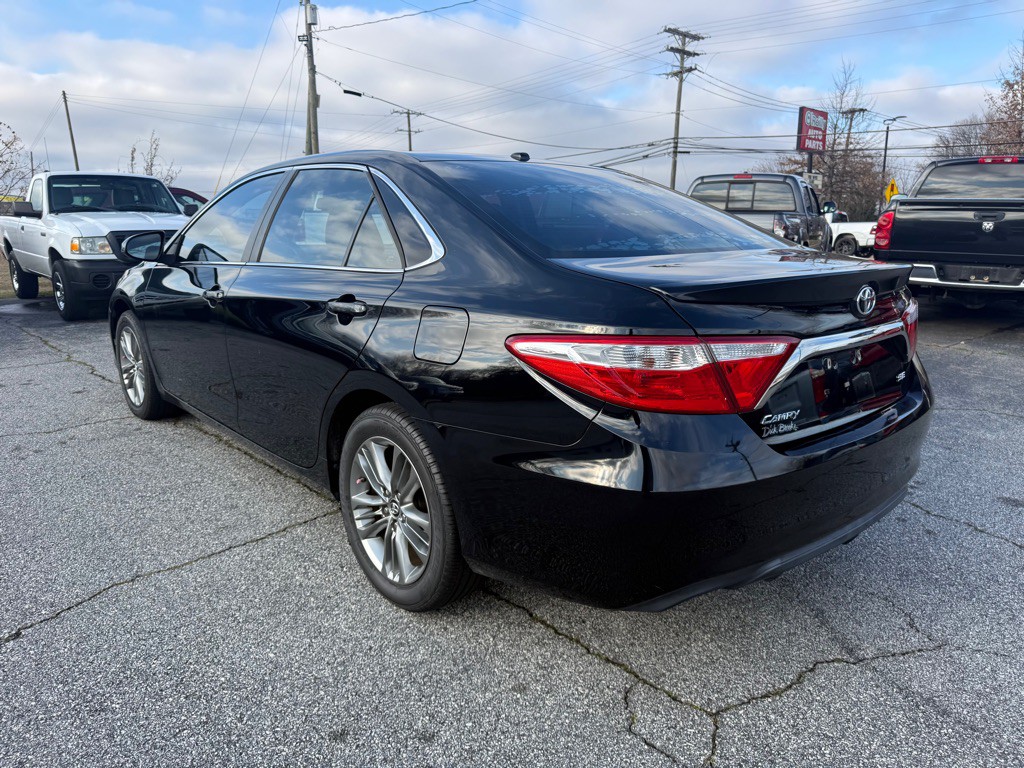 2017 Toyota Camry Image 5