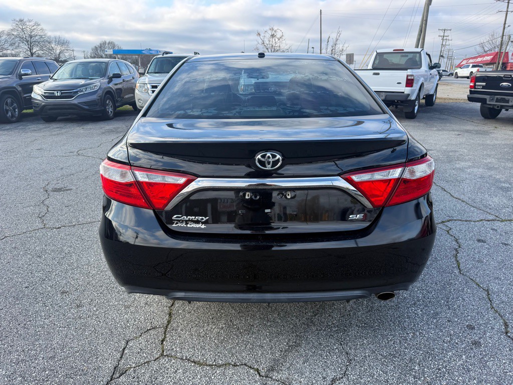 2017 Toyota Camry Image 6