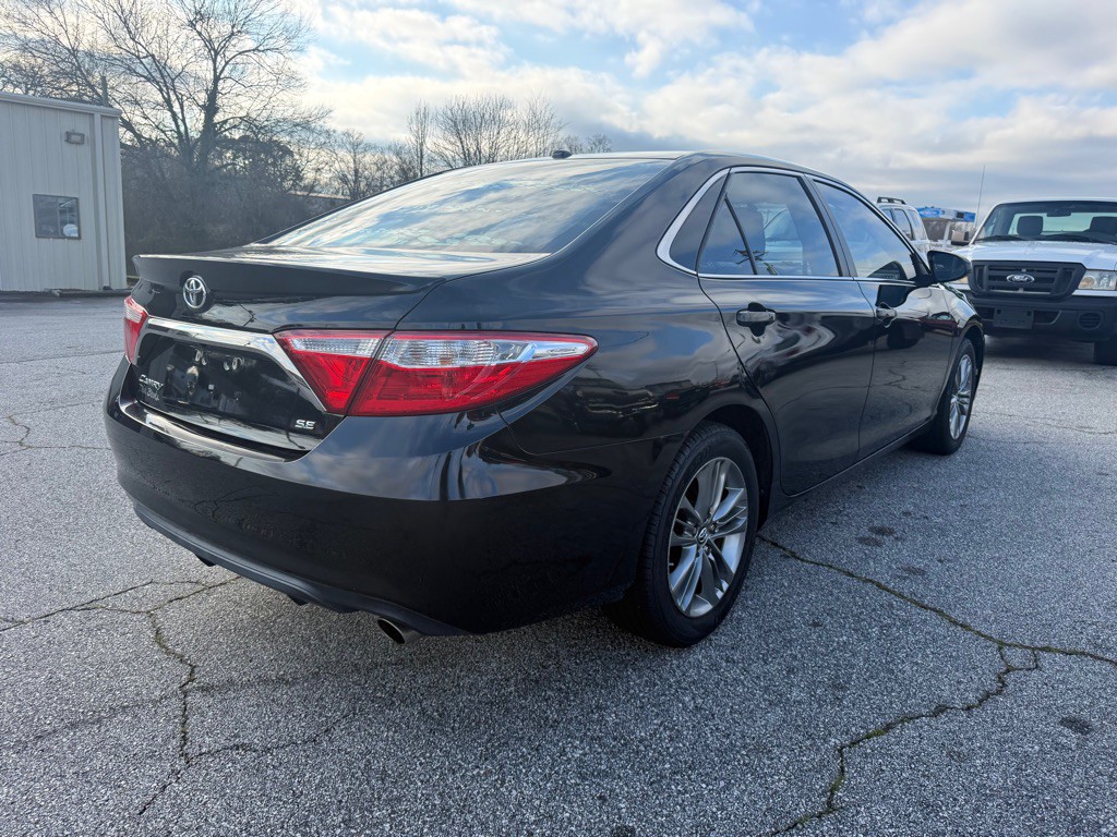 2017 Toyota Camry Image 7