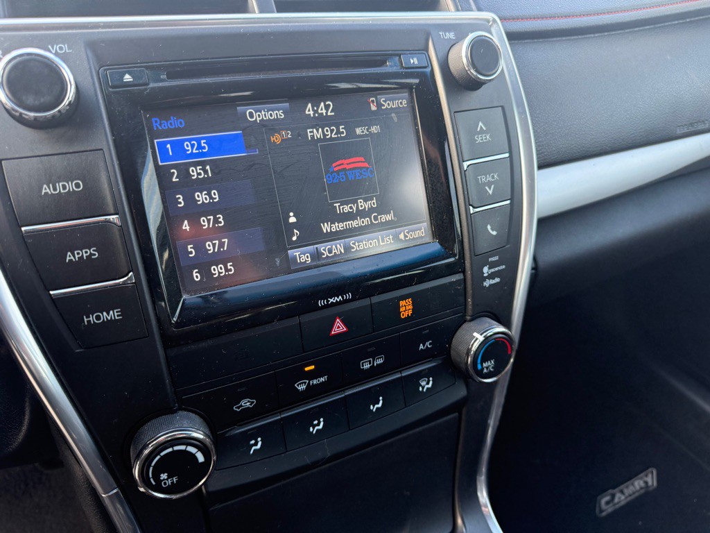 2017 Toyota Camry Image 11