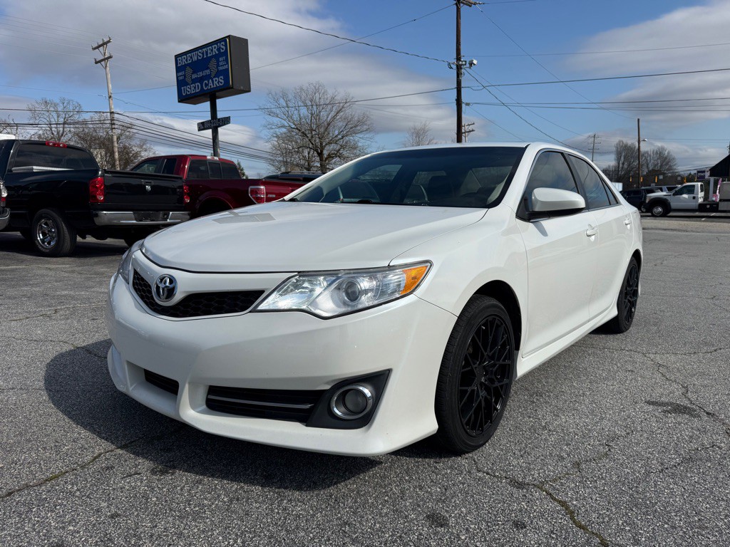2014 Toyota Camry Image 1