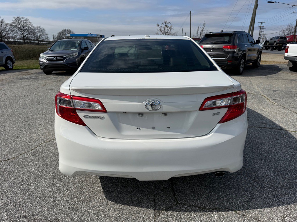 2014 Toyota Camry Image 6