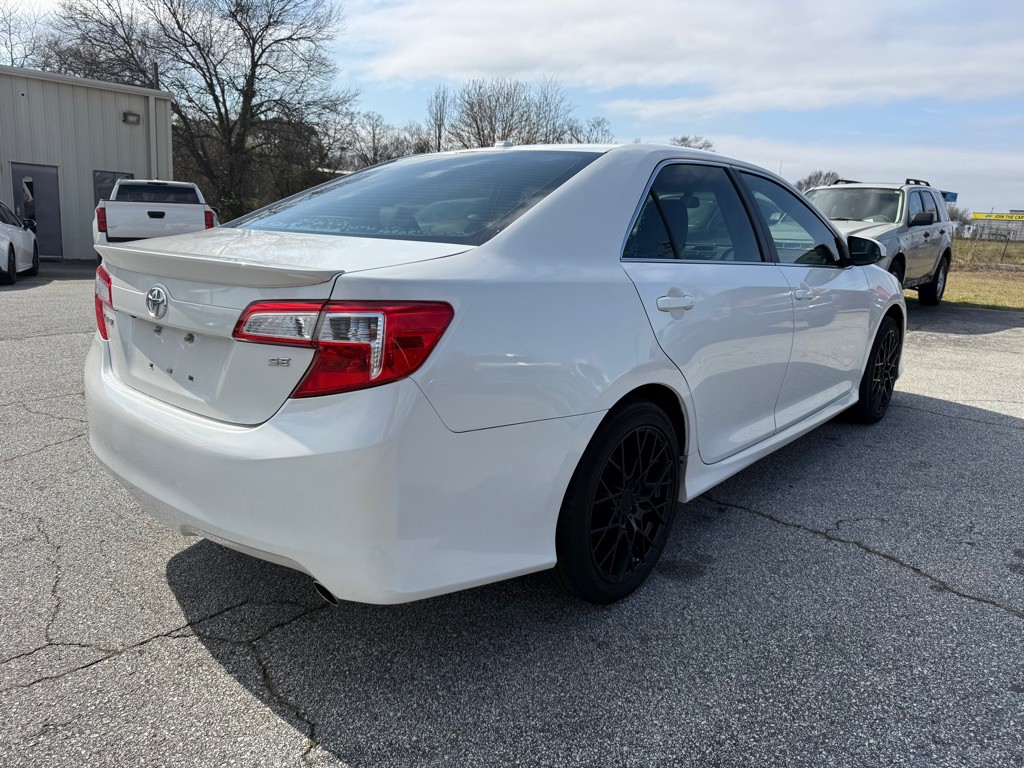 2014 Toyota Camry Image 7