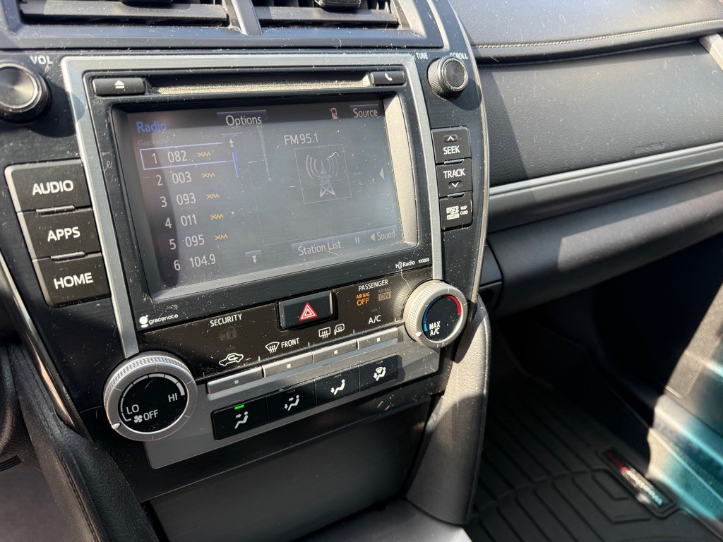 2014 Toyota Camry Image 11