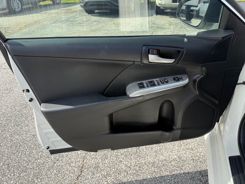 2014 Toyota Camry Image 13