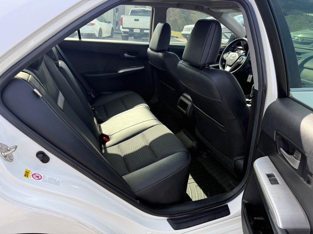 2014 Toyota Camry Image 16