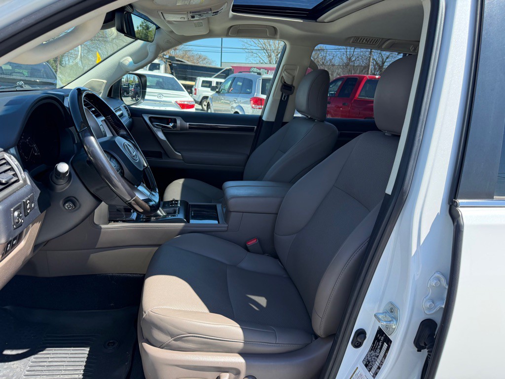 2020 Lexus GX 460 Image 9