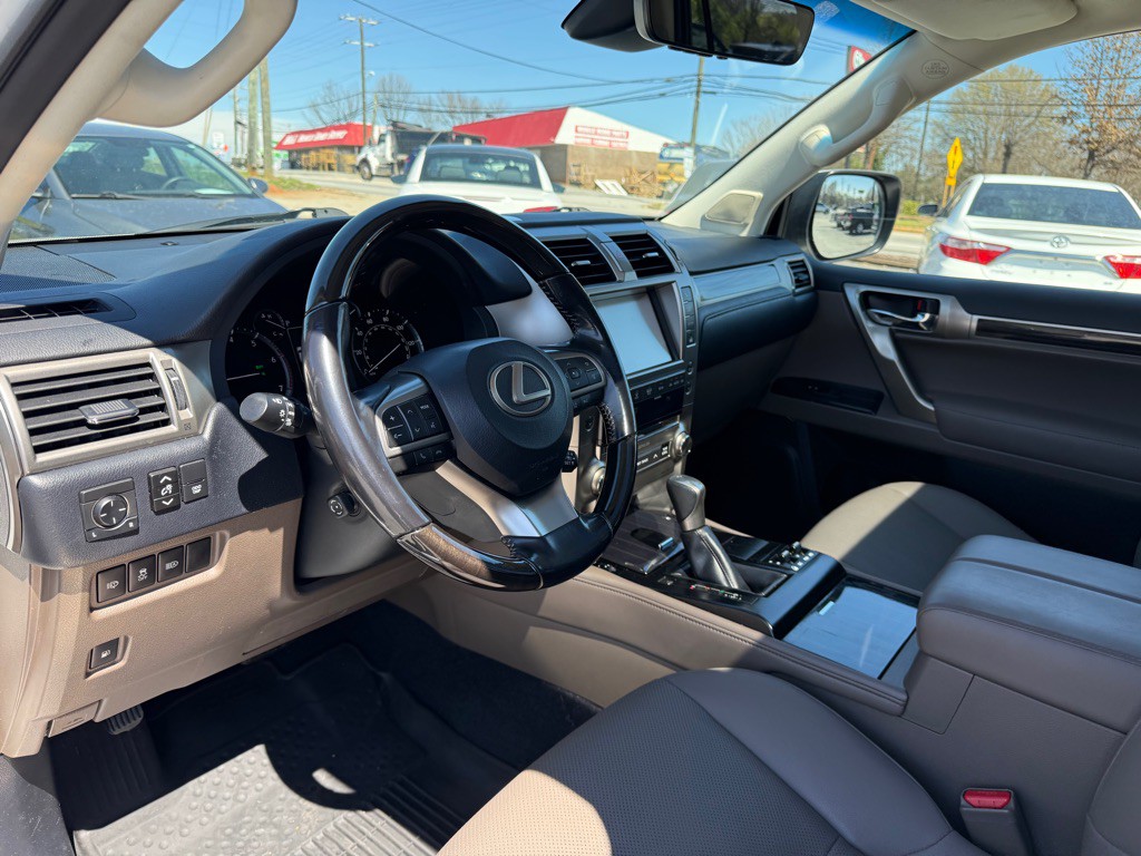 2020 Lexus GX 460 Image 10