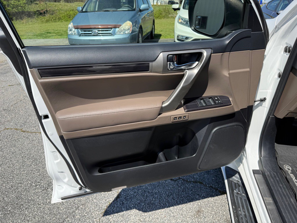 2020 Lexus GX 460 Image 13