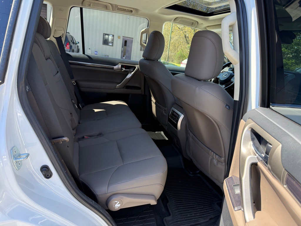 2020 Lexus GX 460 Image 17